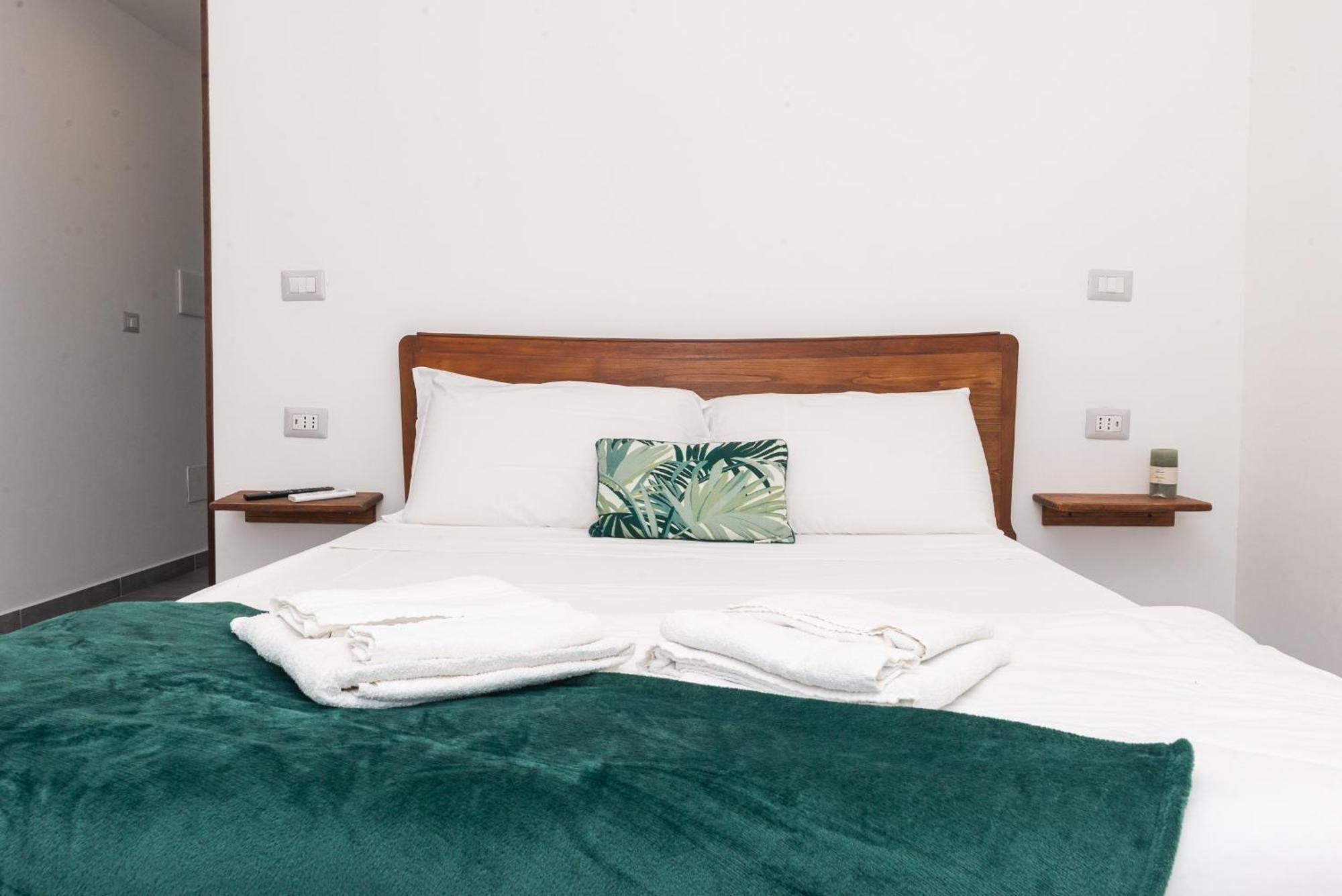 Guest House - Affittacamere Green Apartment - By Faendho Porto Torres Eksteriør billede