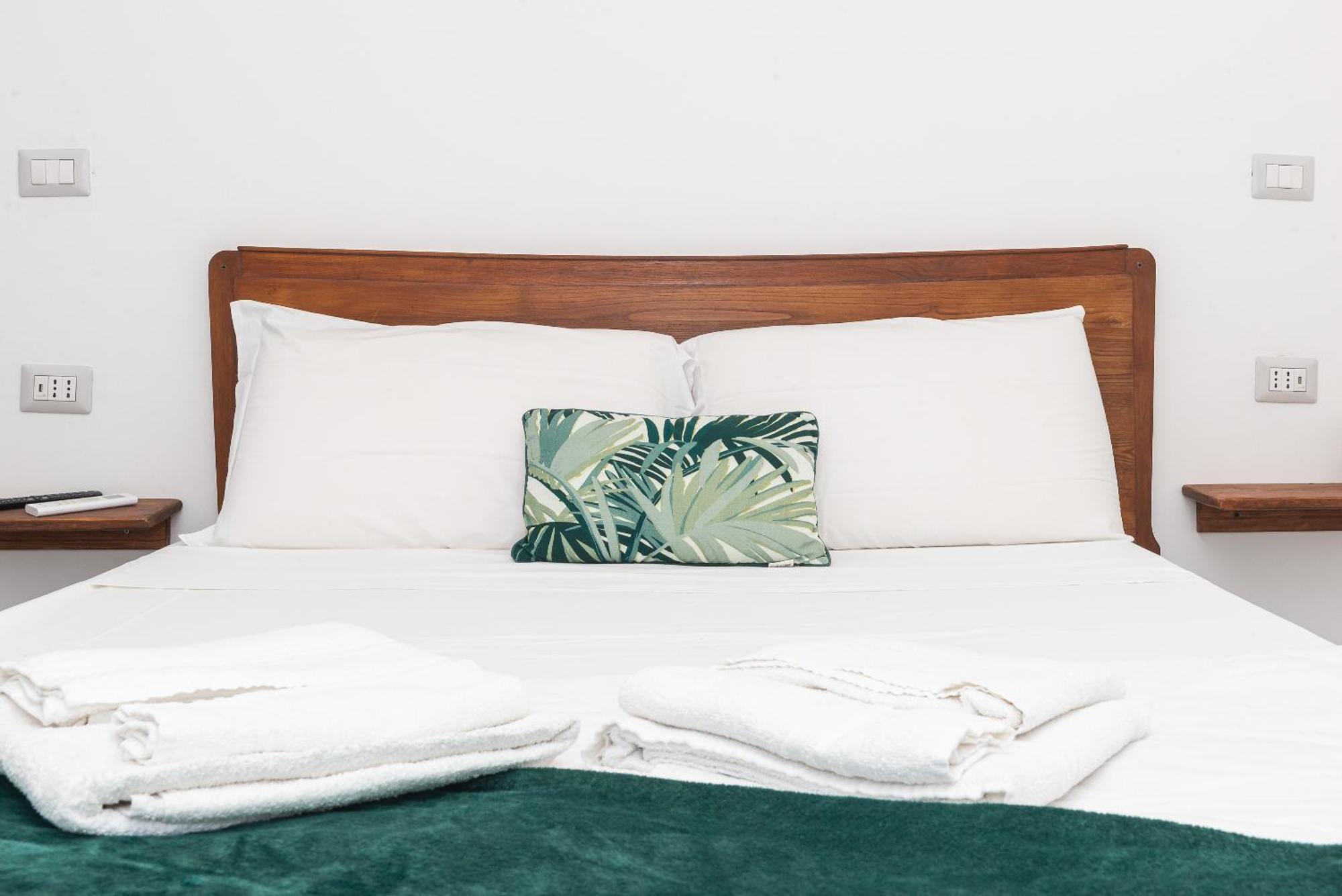 Guest House - Affittacamere Green Apartment - By Faendho Porto Torres Eksteriør billede